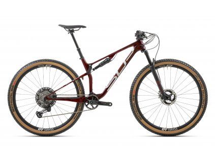 Superior TEAM 29 ISSUE 2023 - Gloss Red Carbon/Chrome (Velikost XL)